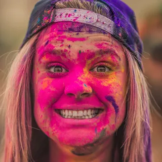 面具,人物特写,美女,桑巴舞,民族服饰,微笑！