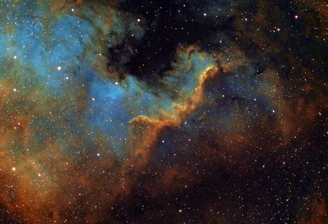 天鹅座墙哈勃调色板