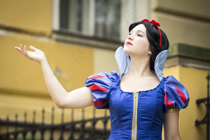 《白雪公主与七个小矮人》