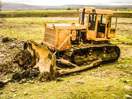 推土机,轮式装载机,压土机,挖掘机,收割机,推土机bei Rohrabdeckung