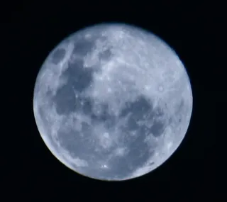 在第二个夜晚下满月