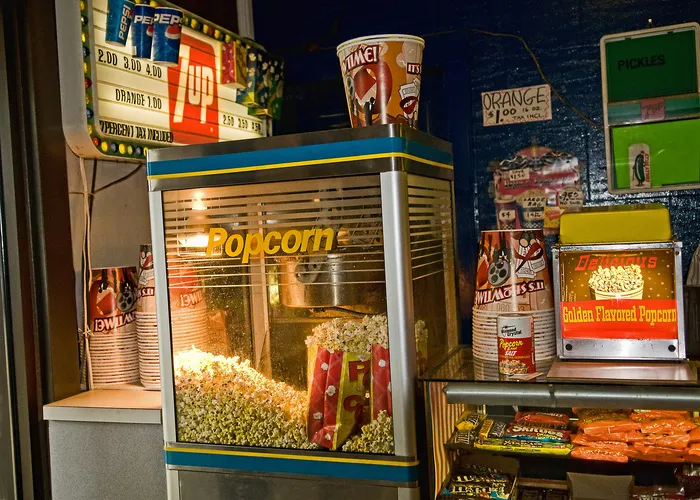 冰箱,柜子,门,街道,沿街店面,让我们一起去大厅吧...