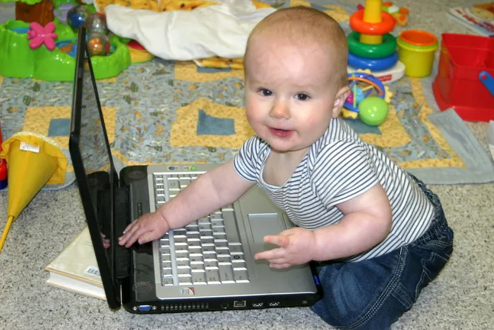 婴儿,小孩,爬行垫,搭积木,女孩,与祖父母交谈