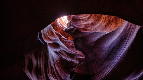 屏幕截图,洞穴溶洞,头发,被子,床单,羚羊峡谷