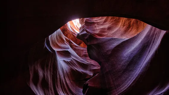 屏幕截图,洞穴溶洞,头发,被子,床单,羚羊峡谷