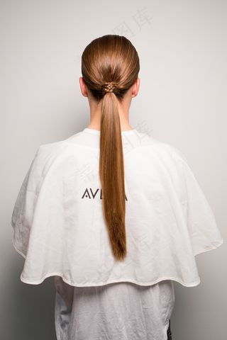 美女,女孩,男孩,浴袍,马尾辫,Aveda™幕后花絮–阿迪达斯（Stella McCartney）SS14 LFW – 2014春夏伦敦时装周– #LFW – 2013年9月17日– Mainstream通过Aveda Corporation发行的创用CC（cc）照片