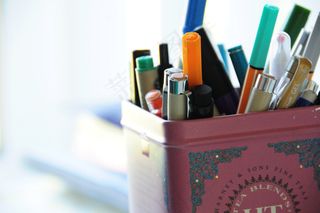 收纳盒,笔筒,水彩笔,瓶子,圆珠笔,铅笔杯原件