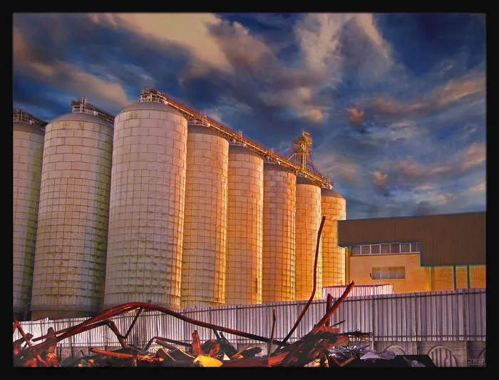 建筑,城市夜景照明,医院,集装箱,玻璃钢冷却塔,工业之夜