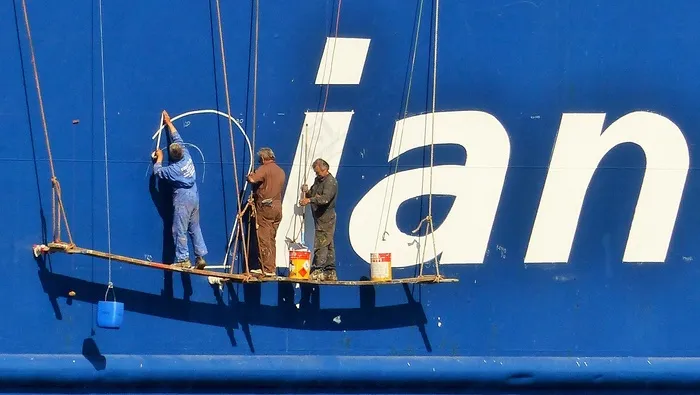 我给这艘船命名，不是Brian，而是KEFALONIANLINES.COM