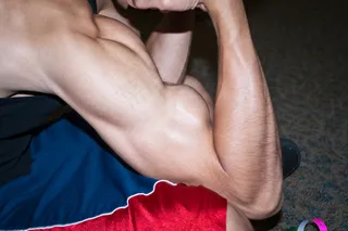 凳子,手,脚趾,手臂,手掌,什么是二头肌！