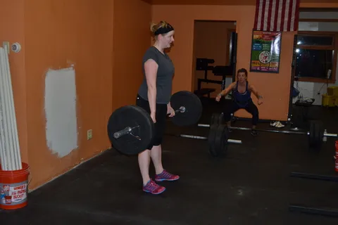 硬拉，空气深蹲和倒立俯卧撑121812_12