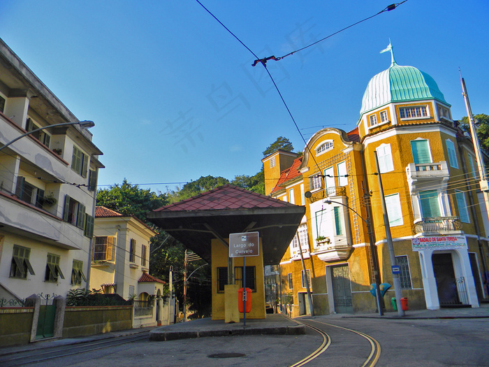 交通信号灯,建筑,交通路牌,热水瓶,城市街道,Largo do Curvelo