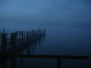 金属栏杆,天空,树,江河,居民楼,DSC02855
