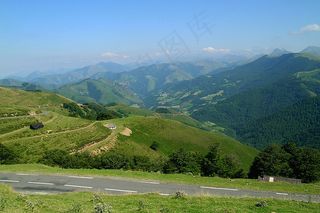 风景,树,天空,草地,山峦,LesPyrénées-景观