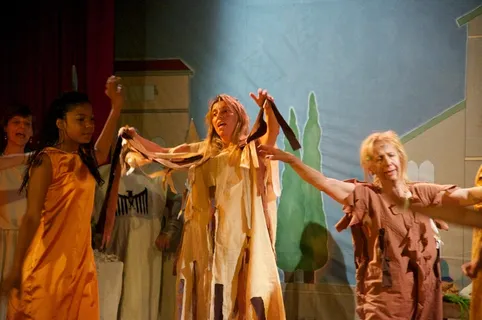 人物活动,工艺品,卡通动漫人物,献演,民俗活动,坎坦蒂