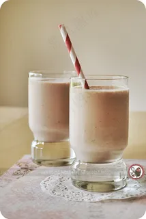 花生酱,巧克力,香蕉和酸奶奶昔 花生酱,巧克力,香蕉和酸奶奶昔