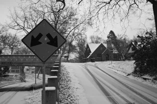 棚桥,公共标示,建筑,火车,水车,黑与白与雪