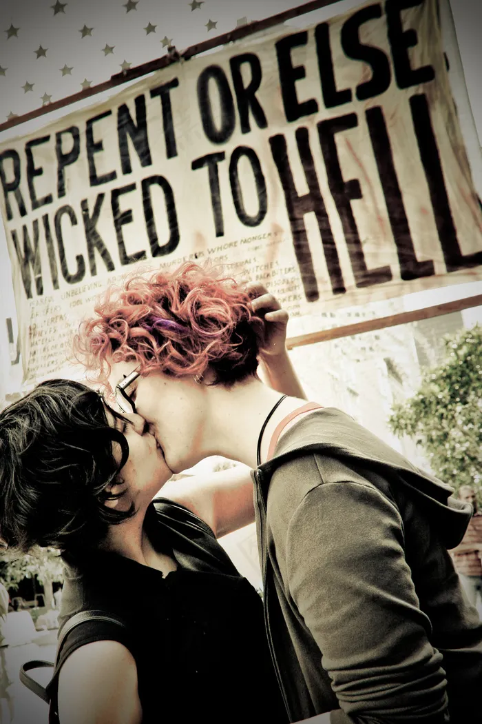 女同性恋破坏活动