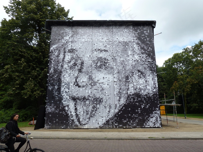 纪念碑,墓碑,碑刻,雕像,历史遗迹,保持微笑