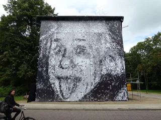 纪念碑,墓碑,碑刻,雕像,历史遗迹,保持微笑