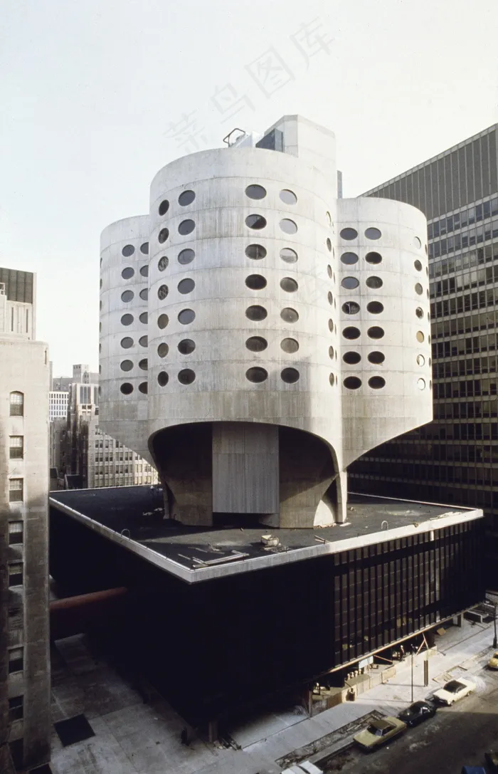 轿车,剧院/博物馆/礼堂,居民楼,建筑,椅子,普伦蒂斯妇女医院和妇产科中心以及诺曼·艾达·斯通和精神病学研究所