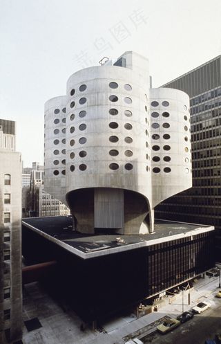 轿车,剧院/博物馆/礼堂,居民楼,建筑,椅子,普伦蒂斯妇女医院和妇产科中心以及诺曼·艾达·斯通和精神病学研究所