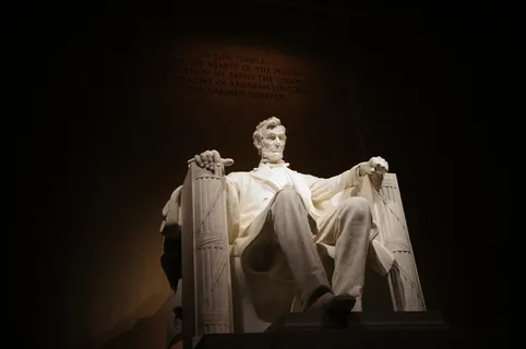 雕像,吸顶灯,工艺品,台灯,卡通动漫人物,美国总统亚伯拉罕·林肯纪念堂