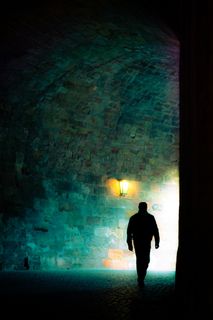 洞穴溶洞,中式传统建筑,雨景,山峦,史诗般的幻想