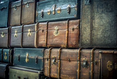 货币,柜子,包装袋/盒,纸箱,门,复古手提箱