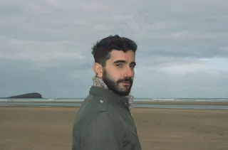 中年男性,男人,湖泊,人物特写,倒影