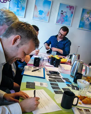 办公桌,会议桌,领结,借阅室,书报摊,网络研讨会