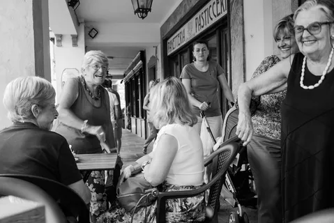 人物特写,商店商场,铸排机,酒馆,儿童,老年女孩只是想玩我 人物特写,商店商场,铸排机,酒馆,儿童,老年女孩只是想玩我