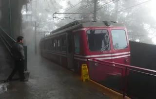 轿车,火车,椅子,电风扇,巴士,科尔科瓦多火车