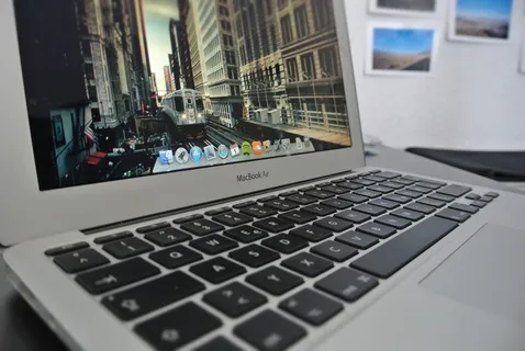 笔记本电脑,笔记本,台式电脑,键盘,室内一角,MacBook Air 11 “ 笔记本电脑,笔记本,台式电脑,键盘,室内一角,MacBook Air 11 “