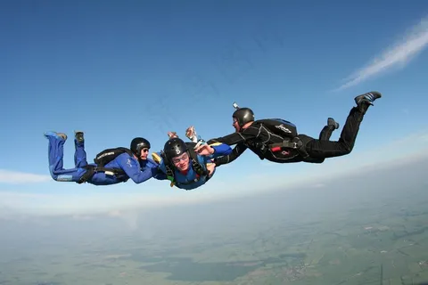 极限跳伞,降落伞,滑板运动,摩托车,滑雪板,自由落体