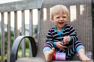 光头强,儿童,人物特写,卡通动漫人物,水手服,咯咯笑