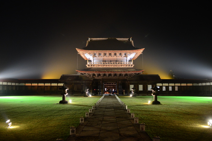雾中的瑞龙寺