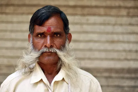 人物特写,老年人,美女,钢笔画,头巾,盐+胡椒粉