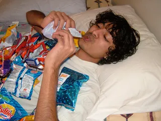 男孩,女孩,合照,奥运志愿者,美女,睡前吃糖果