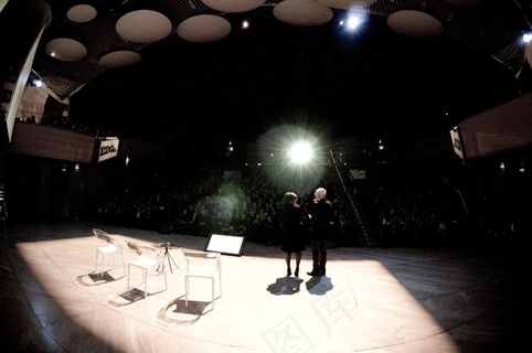 轿车,吸顶灯,桌子,包,蝙蝠侠,认识媒体大师|埃德加·莫林