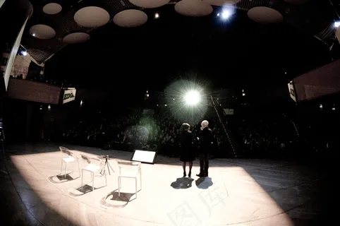 轿车,吸顶灯,桌子,包,蝙蝠侠,认识媒体大师|埃德加·莫林