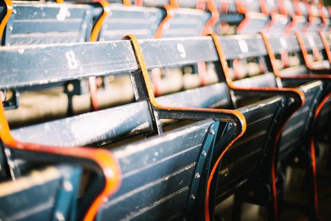 轿车,摩托车,冷床,观众席,辊道窑,芬威的蓝色座位 轿车,摩托车,冷床,观众席,辊道窑,芬威的蓝色座位