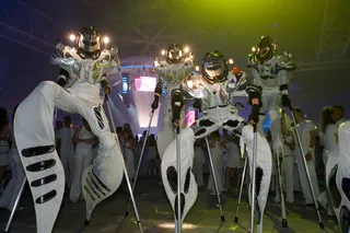 屏幕截图,卡通动漫人物,军人,轿车,管乐队,感觉白-HV4V4835