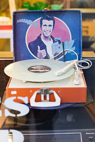 Fonz电唱机