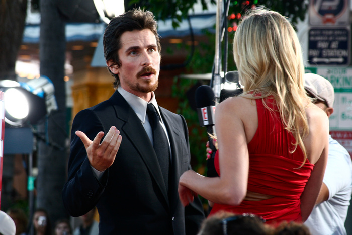 人物特写,西服,指挥大师,颁奖典礼,婚纱,克里斯蒂安接受采访