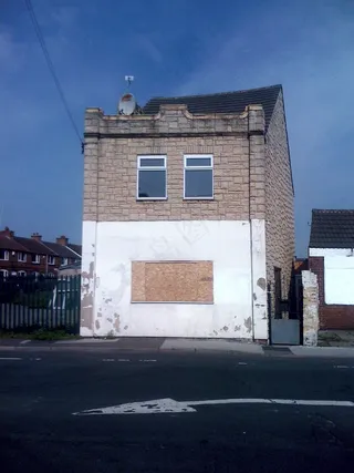 居民楼,天空,建筑,墙,门,房子的脸