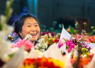 ,婚纱写真,玩具,女孩,所有人都用同一种语言微笑。jpg