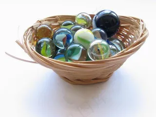 多肉植物,玻璃弹珠,手链,欧泊,复活节彩蛋,简单的宝藏