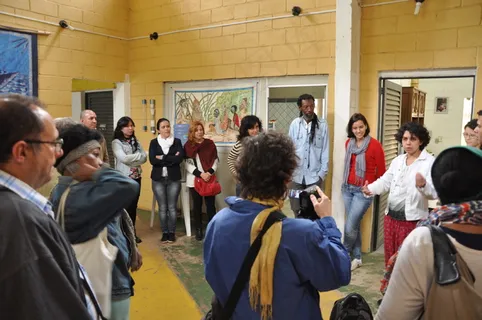 人物活动,教室,商场,会展,合照,Visita dos / as trabalhadores / as daSaúdeMental doCanadána Casa de CulturaTainã