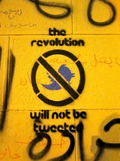 公共标示,打火机,手机贴膜,广告牌,标牌,革命不会发推文。